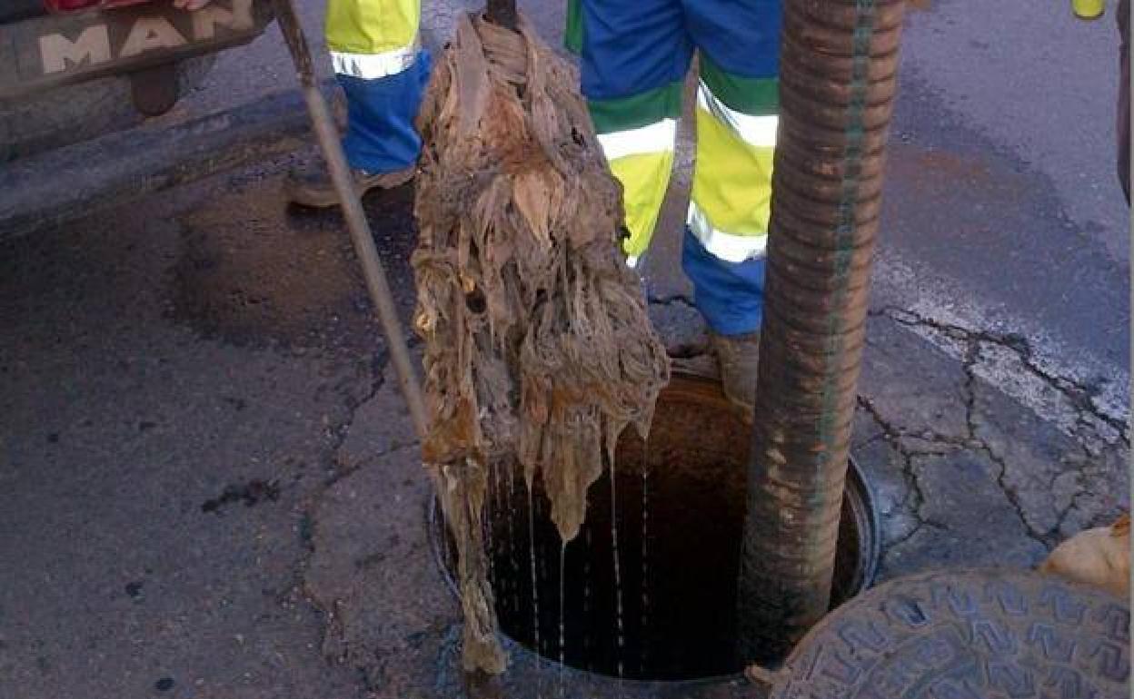 ‘Don’t clog it up’ campaign launched as 24 tonnes of wetwipes removed from sewage pipes in